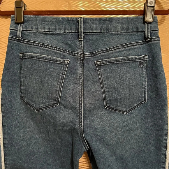 JESSICA SIMPSON~ROUGH EDGE~PATCHWORK JEANS~28-29 - Picture 4 of 10